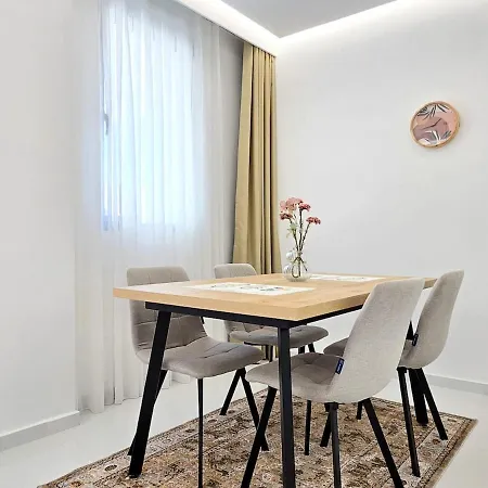 Jona's Luxury Escape C23 Apartment *