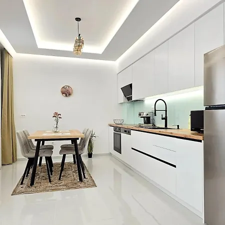 Jona's Luxury Escape C23 Apartment *